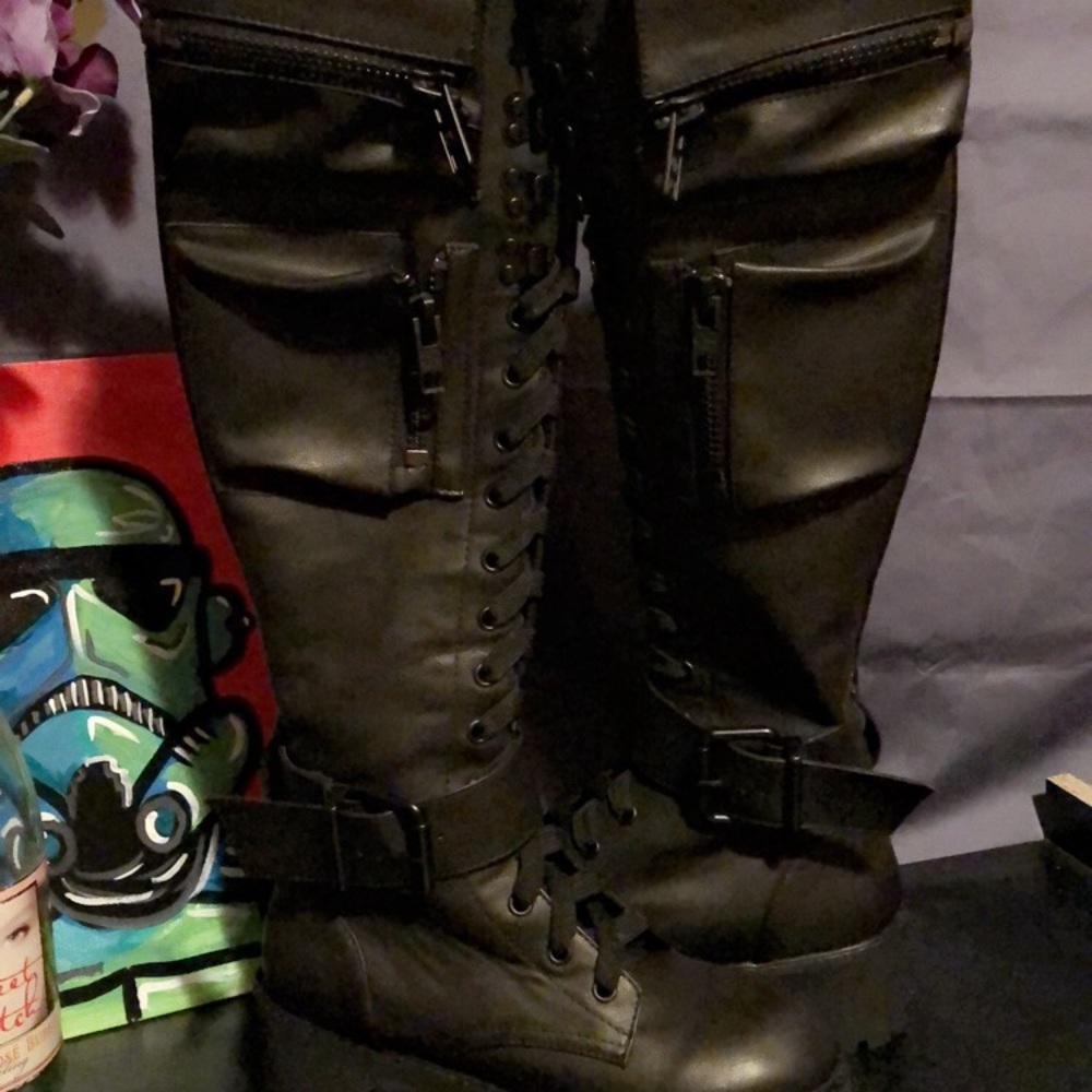 Black combat boots DOLLSKILL